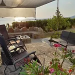 Charly Point By Interhome * Foiníki
