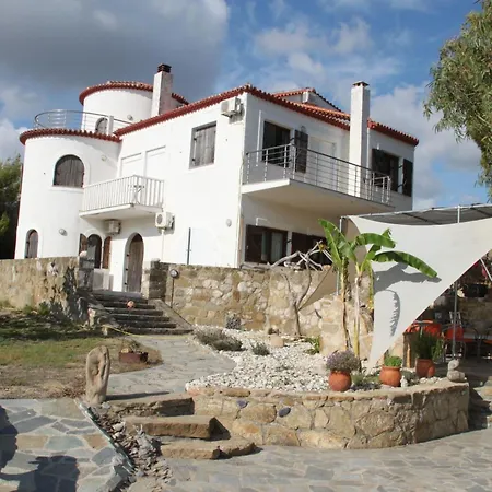 Charly Point By Interhome *