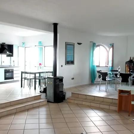 Сasa de vacaciones Charly Point By Interhome