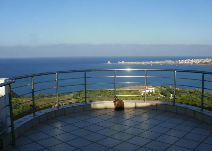 Charly Point By Interhome Foiníki