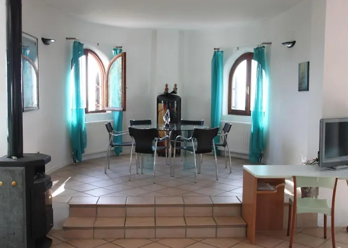 Charly Point By Interhome * Foiníki