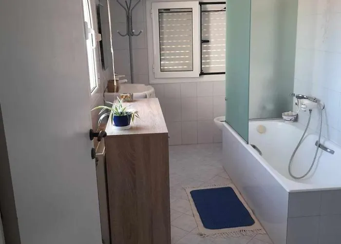 Charly Point By Interhome Foiníki